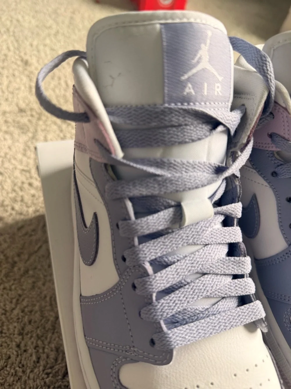 Great condition!!
Women’s Nike Air Jordan 1 Mid — Indigo Haze/Doll/White - Picture 3 of 13